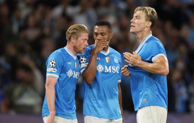 国脚关键进球助球队晋级淘汰赛